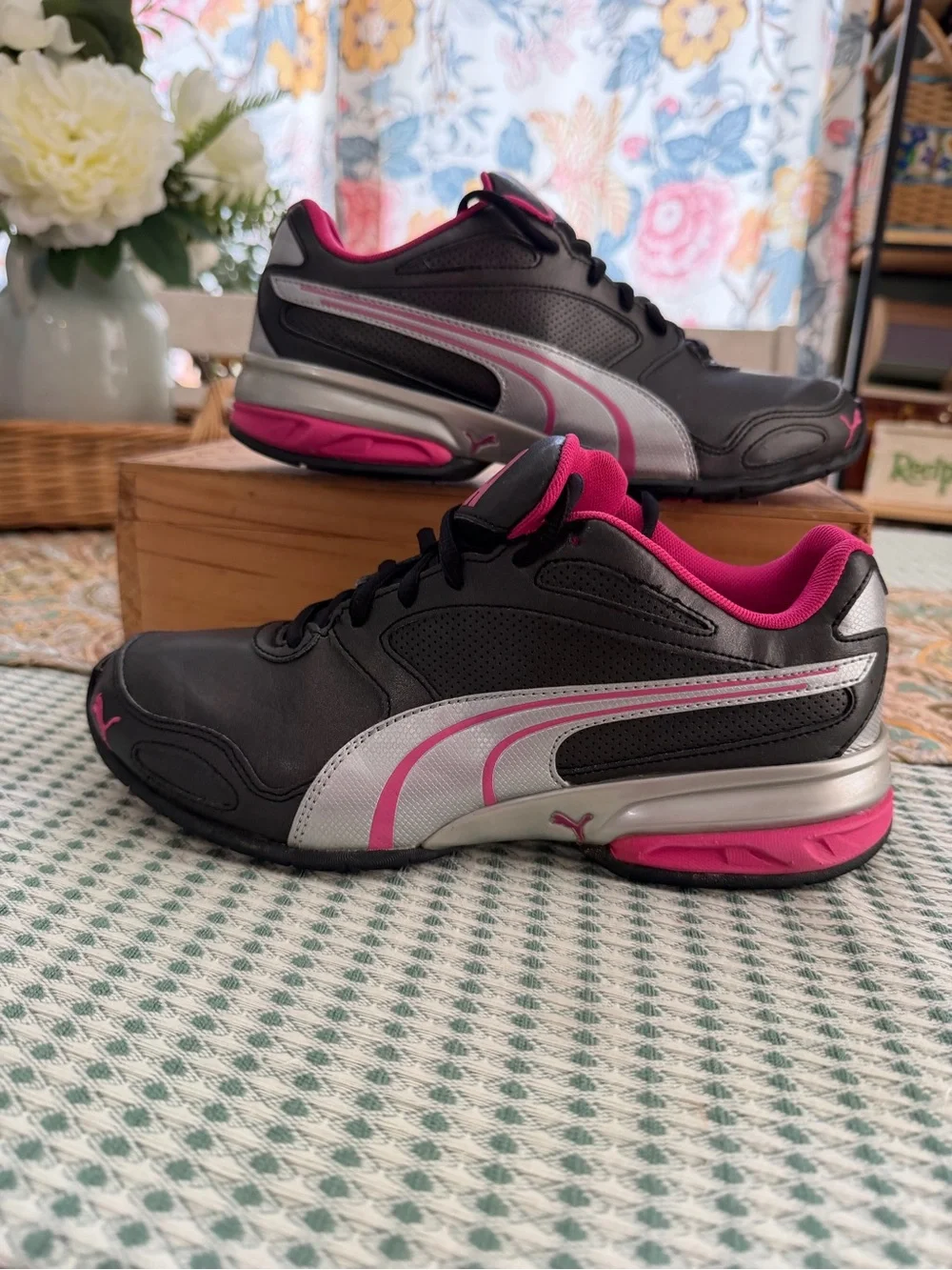 Puma Tazon 6 women's cross-trainer sneakers size 8.5